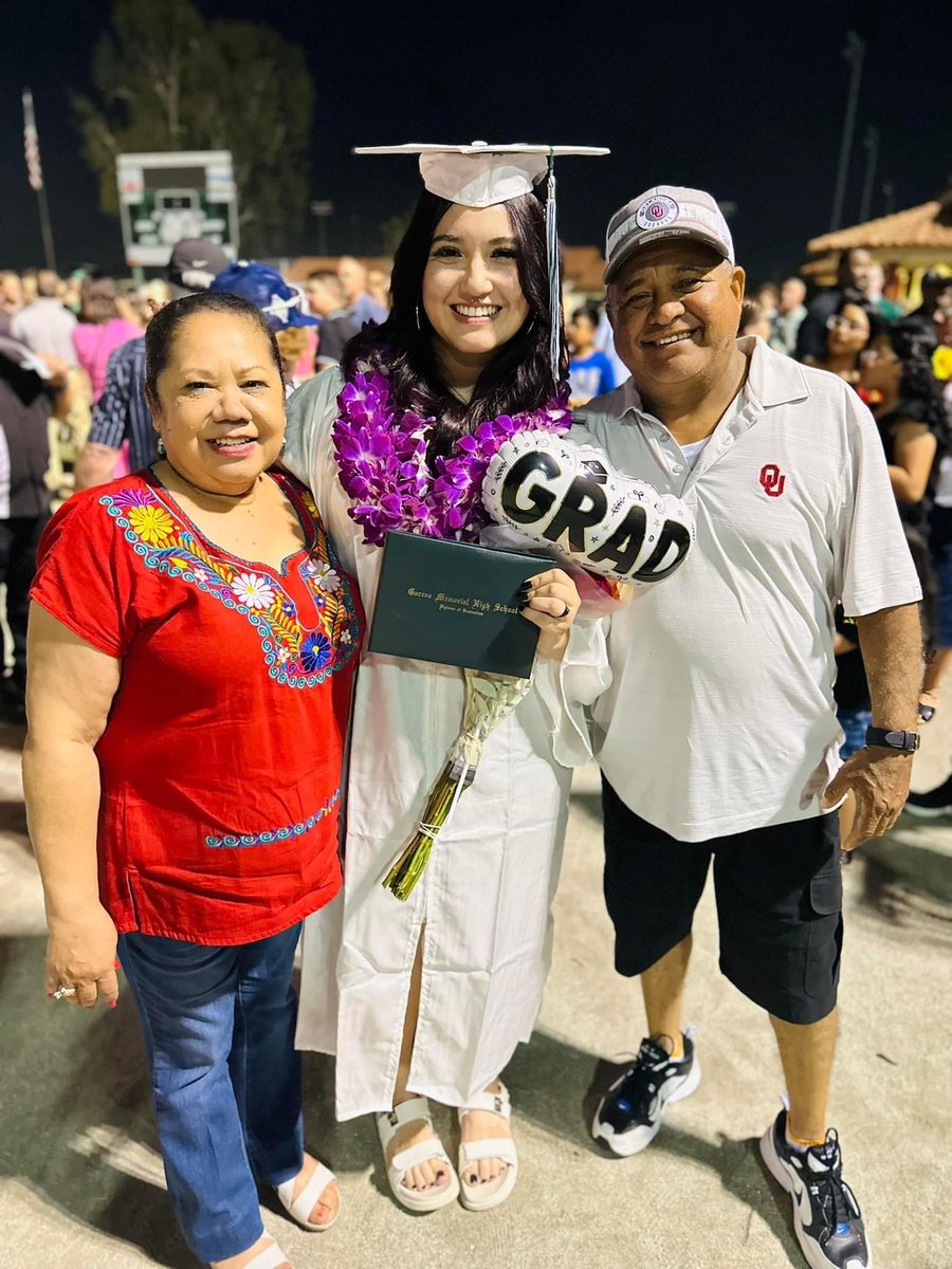 LucyVelas's tweet photo. Happy and proud grandparents ❤️❤️ https://t.co/HNCf08jLFf