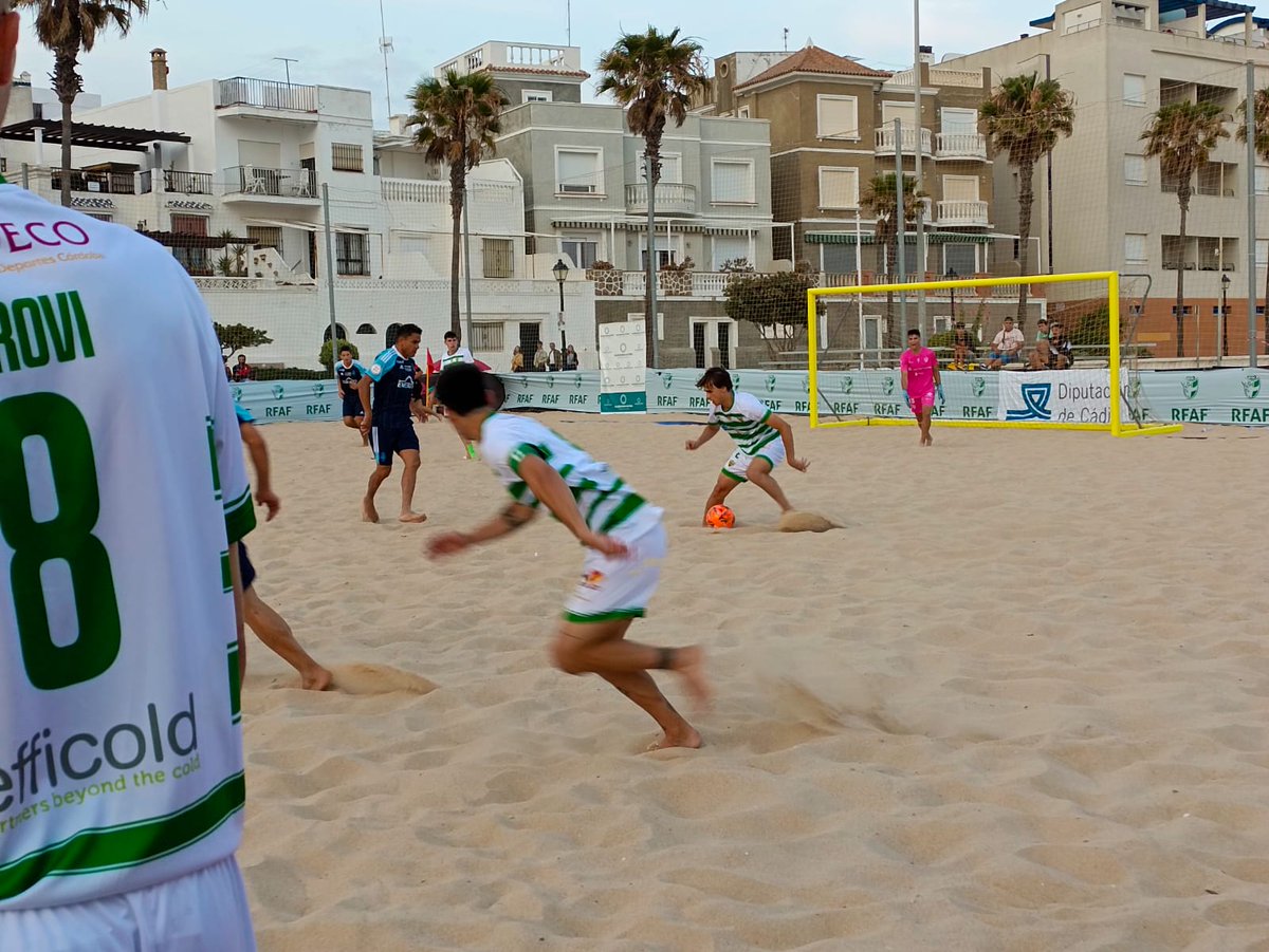 🔚 ¡FINAL DE LA FASE DE GRUPOS del #AndaluzSeniorFP! 
🔥 Con todos los resultados de la fase de grupos, las semifinales son las siguientes:
⚔  @RecreativoPlaya 🆚 <a href="/SantamariaCd/">CD Santamaria Futbolplaya</a> (10h)
⚔  #VictoriaBeachSoccer 🆚 #AtleticoTorroxeño (11h)

📺 ¡Lo podrás ver en <a href="/RFAF_tv/">RFAFtv</a>!
