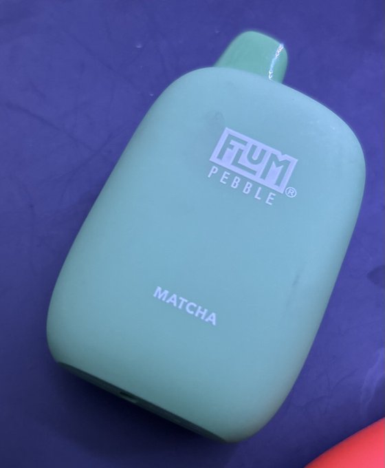 Clean girl aesthetic vape ???‍♀️????????☁️ https://t.co/KzCAE7H4ew