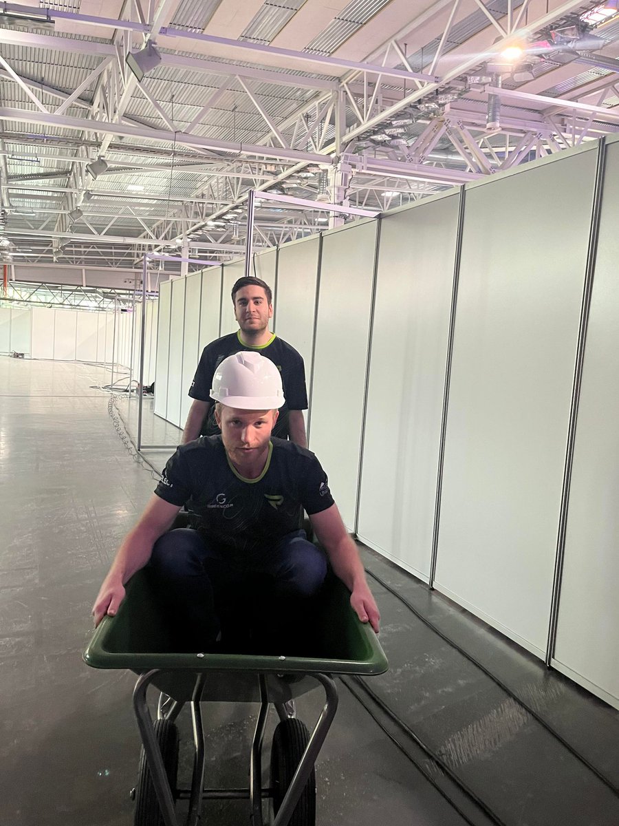 after a shaky split, we still managed to win it all!! proud of every single member at <a href="/RiddleEsports/">RIDDLE</a> #3
Foto : Patrick Hanson / Good game