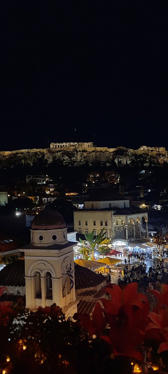 UCDclassicssoc's tweet photo. Day 1 in Athens!

#togapeople #ucdsocieties #plato #athena #TheAcademy #classicstwitter https://t.co/RacHJjbUvz