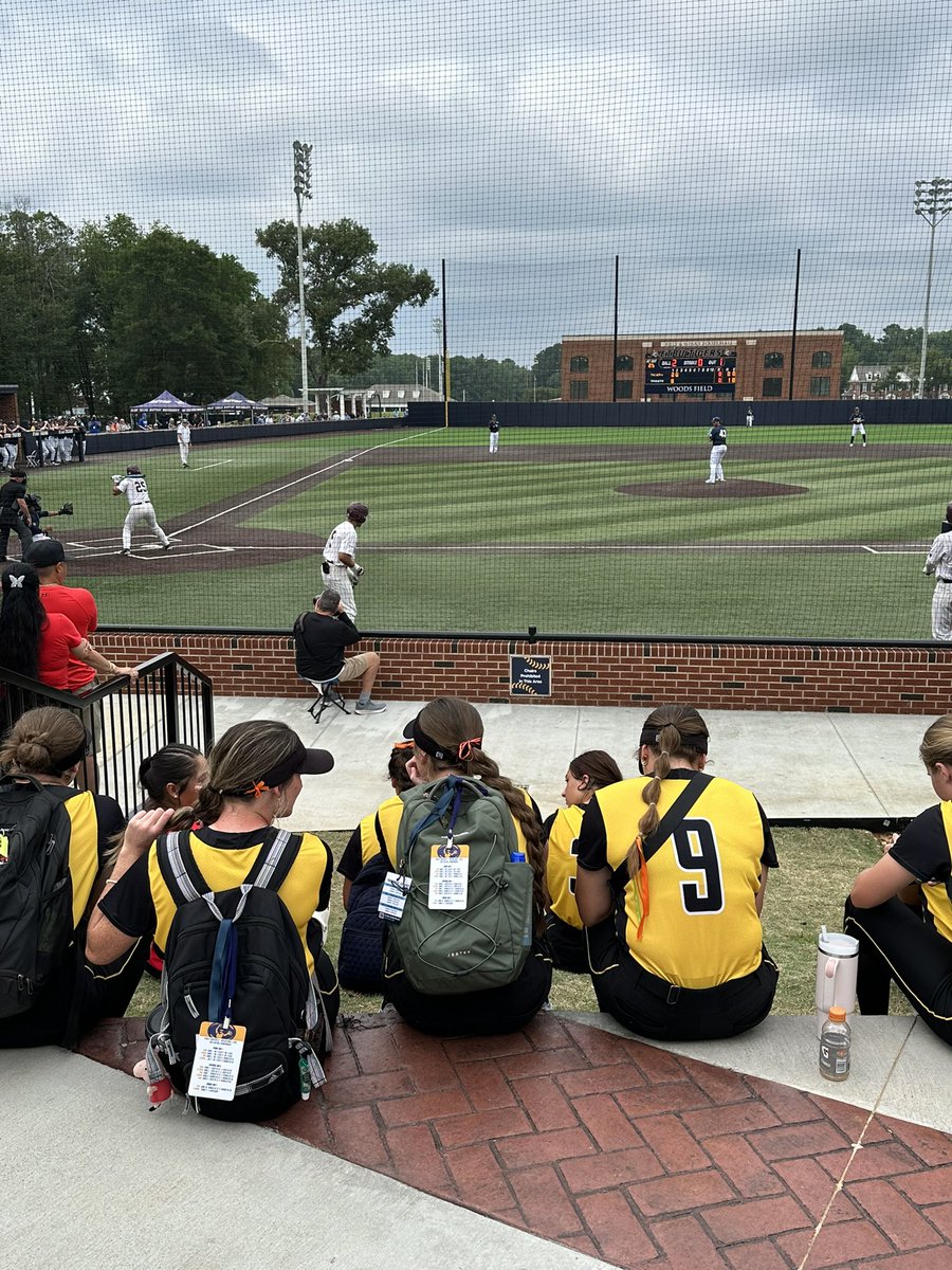 The SCAC sticks together. Supporting @TrinityTigersB2 in the Marshall Regional @SCAC_Sports