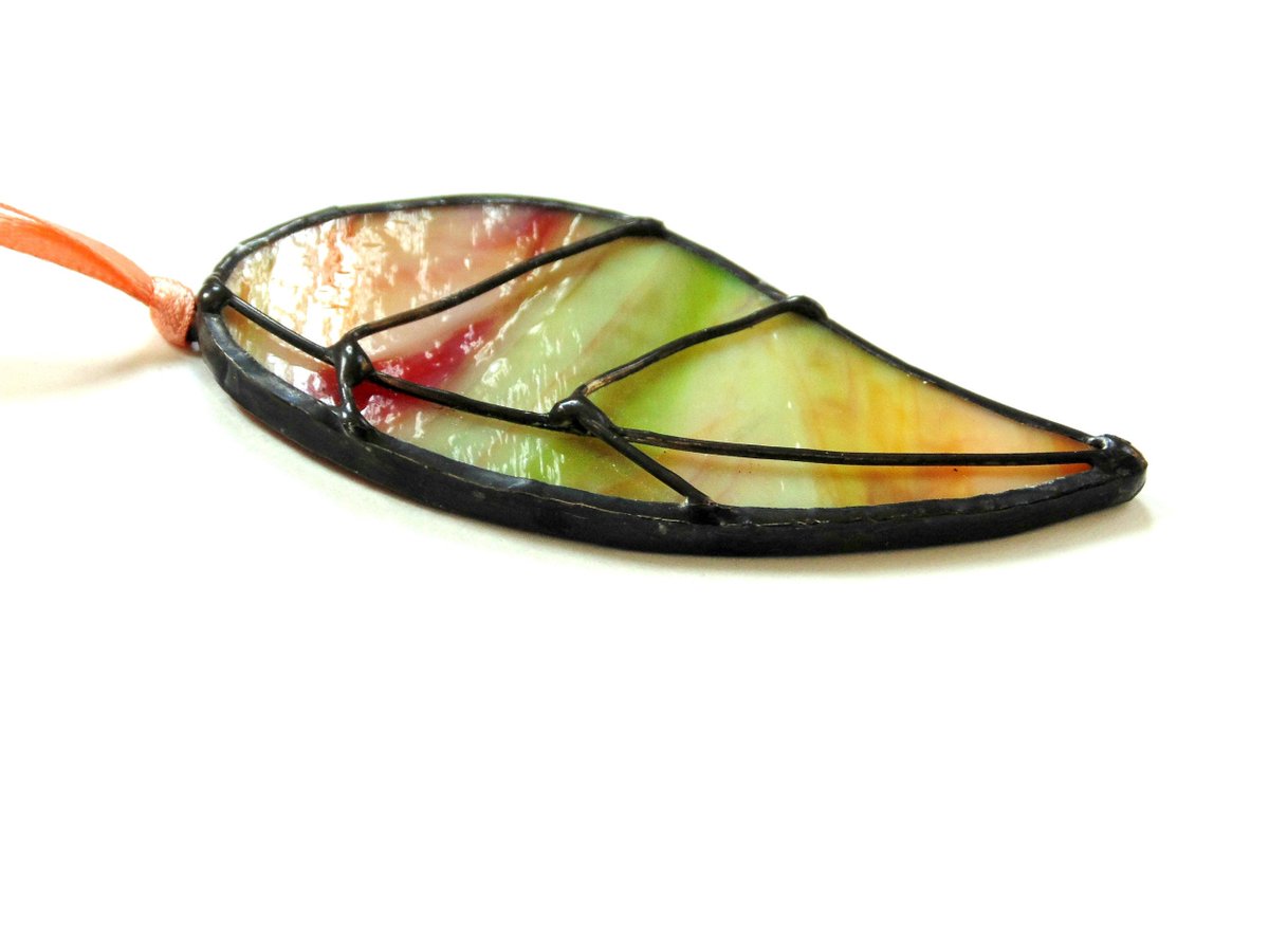 stndglass's tweet image. Mini Autumn leaf stained glass suncatcher ornament, Fall home decoration tuppu.net/2c6f9b7d #Etsy #suncatcher #DesignsStainedGlass #StainedGlassLeaf