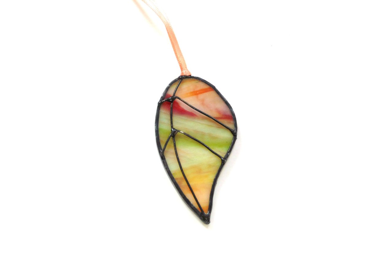 stndglass's tweet image. Mini Autumn leaf stained glass suncatcher ornament, Fall home decoration tuppu.net/2c6f9b7d #Etsy #suncatcher #DesignsStainedGlass #StainedGlassLeaf