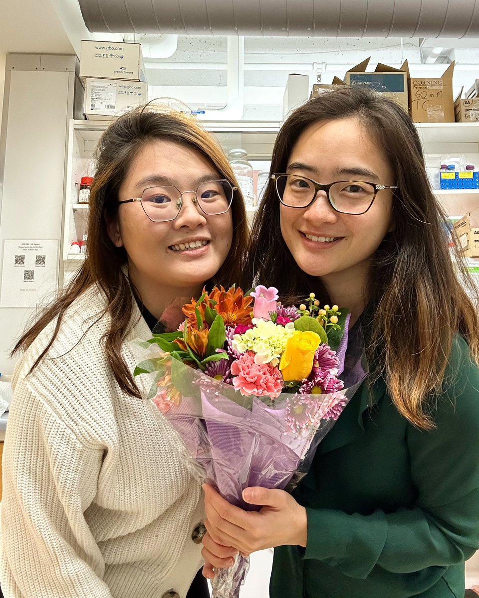 EyeDaisyShu's tweet image. Thank you Sabrina @PNgsabrina for the beautiful bouquet! I will miss you so much! Thank you for all your hard work in my lab. You are truly a pipetting queen 💪💪💪 Safe travels across the pond back to Cambridge, UK! ❤️