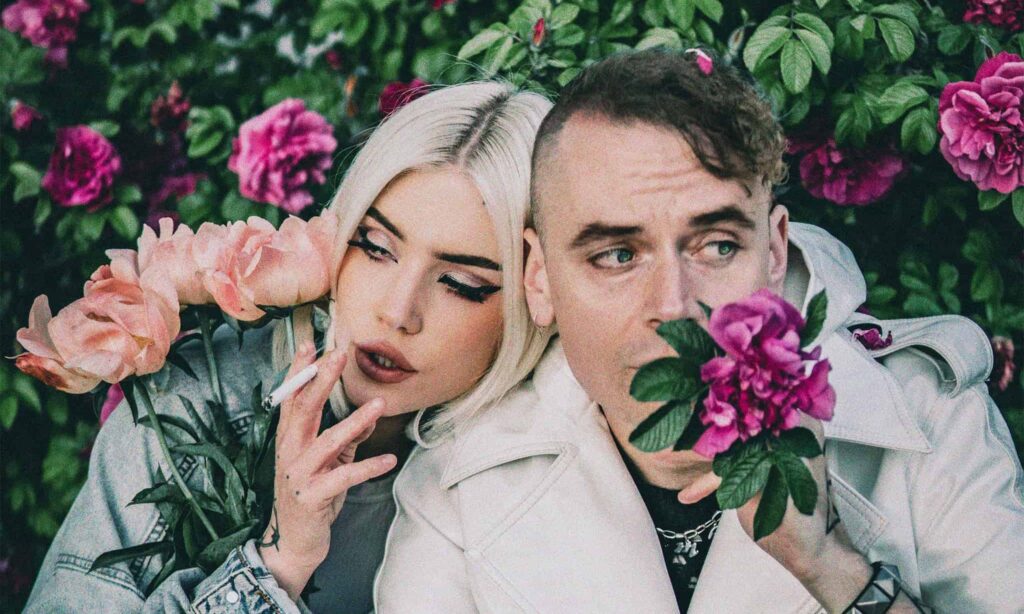 "Mono No Aware" is the lead single to the album of 13 songs Ängie has been producing with Skoj for the past year. They also worked together on "Damned Nice Weeknd", the english version of one of Skoj's songs.