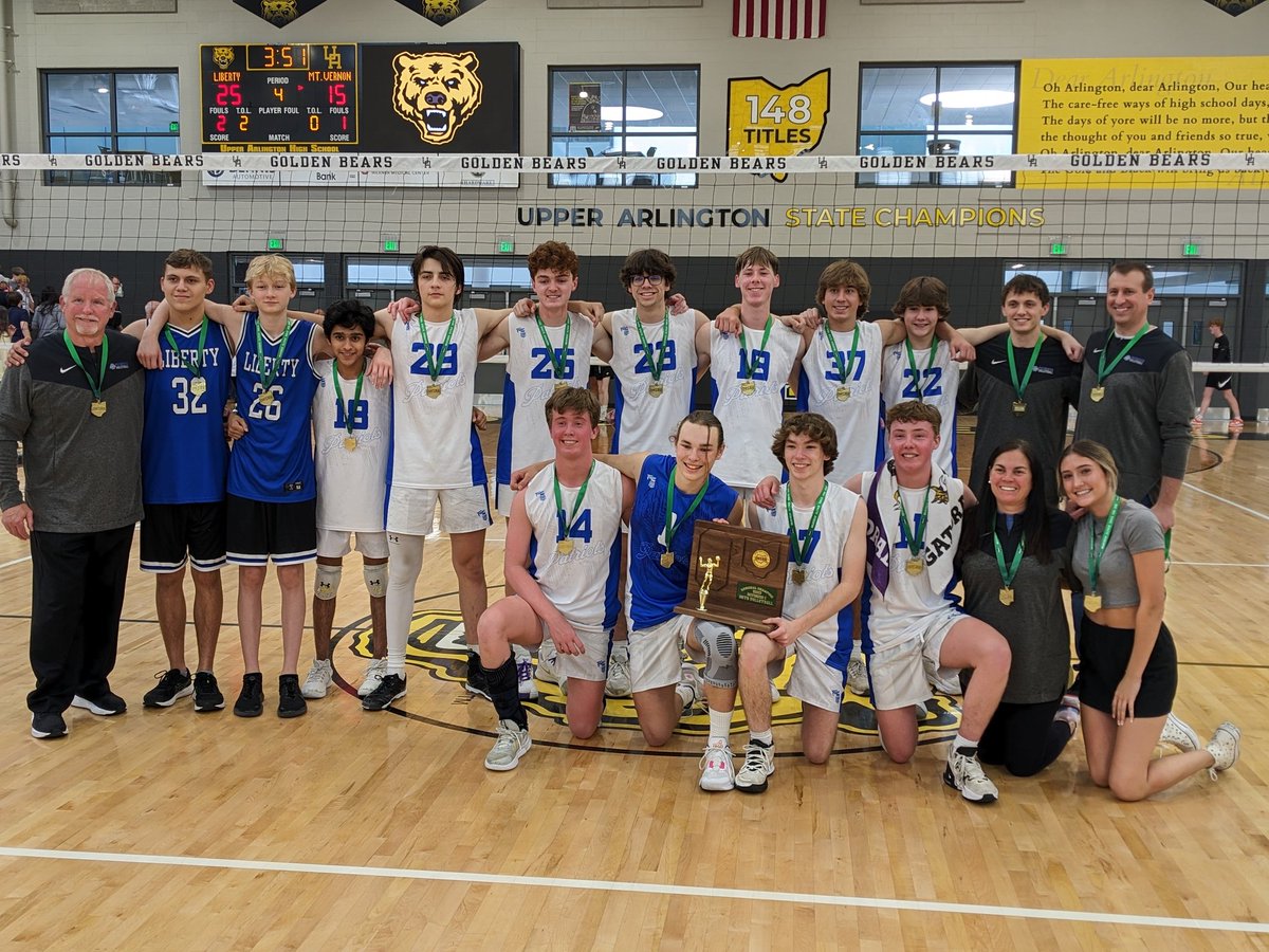 LHSAthleticDept's tweet photo. CONGRATULATIONS @olhsvball! Regional Champions after defeating Mt.Vernon 3-1! #FINAL4 #Banner @TannerGillum @MsHalls_OLHS https://t.co/82lqbvJk3X