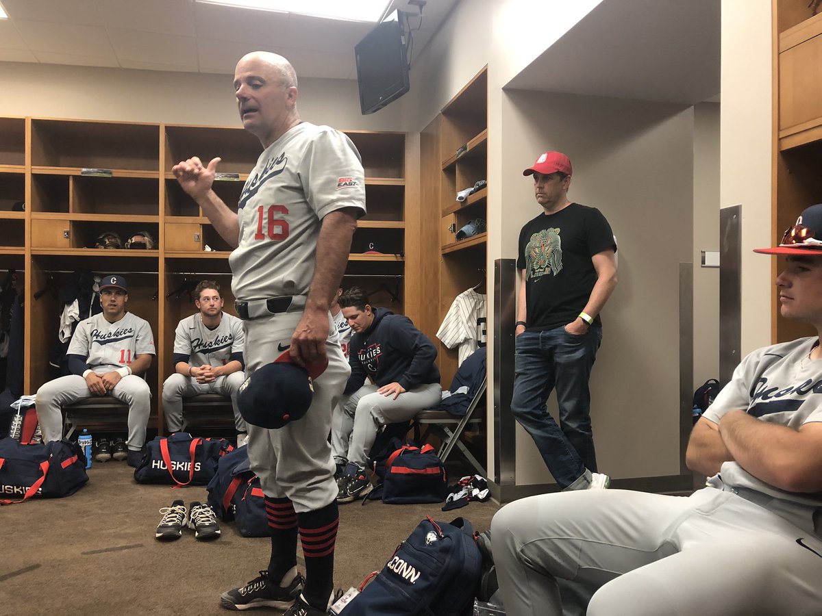 Former #HookC MVP Aaron Quinn speaking to the team after the Huskies BIG EAST title!