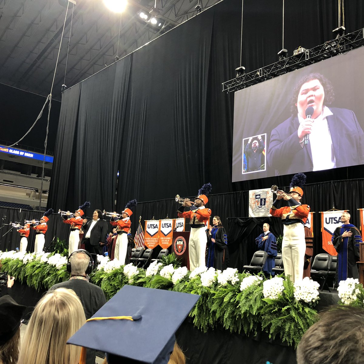 JorgeLSolis's tweet image. Congratulations UTSA graduates!! #utsa