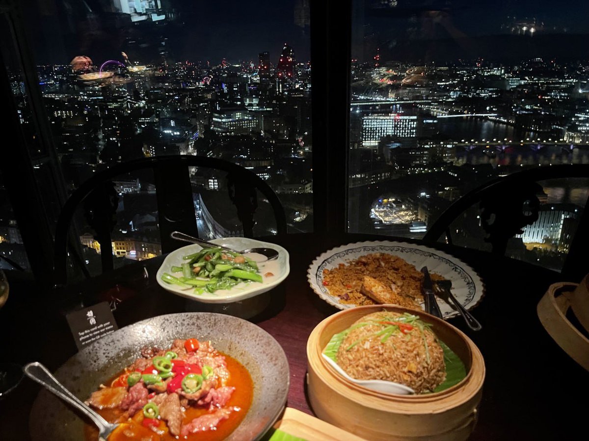 datemadd's tweet image. Dinner ☺️☺️   #London landmark share 33 layer of delicious Chinese food enjoy the bustling while eating #