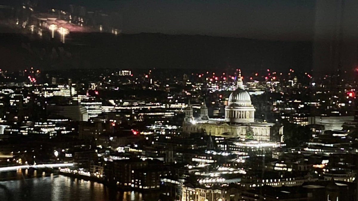 datemadd's tweet image. Dinner ☺️☺️   #London landmark share 33 layer of delicious Chinese food enjoy the bustling while eating #