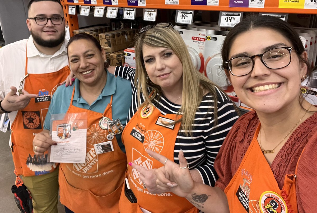 Taya Gonzales (@6549tayag) on Twitter photo 🚨HOMER ALERT🚨
Thank you Patricia for stepping up this past week in your leadership skills and team mentality. We appreciate you! 🟠🦡
#bleedorange #SWBEST
<a href="/ventura1327/">Elisabeth Ventura</a> <a href="/cwhuerta/">Cwhuerta</a> <a href="/THDShawnJenkins/">Shawn Jenkins</a> <a href="/CarpenterTrina1/">Trina Carpenter 🐾</a> 🚨HOMER ALERT🚨
Thank you Patricia for stepping up this past week in your leadership skills and team mentality. We appreciate you! 🟠🦡
#bleedorange #SWBEST
<a href="/ventura1327/">Elisabeth Ventura</a> <a href="/cwhuerta/">Cwhuerta</a> <a href="/THDShawnJenkins/">Shawn Jenkins</a> <a href="/CarpenterTrina1/">Trina Carpenter 🐾</a>