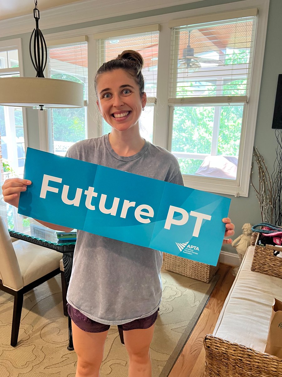 laurenesotell's tweet image. #futurePT @APTAStudents I’m pa-telling you… it’s going tibia awesome next few years ☺️❤️