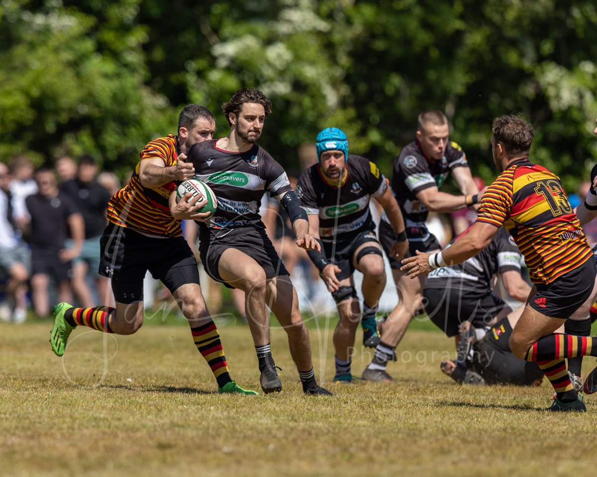howells_ian's tweet photo. Derby day @cwmbranrfc v @CroesyRFC  
More photos here https://t.co/WNAE4FzSGv https://t.co/XdjyIJ0sSb