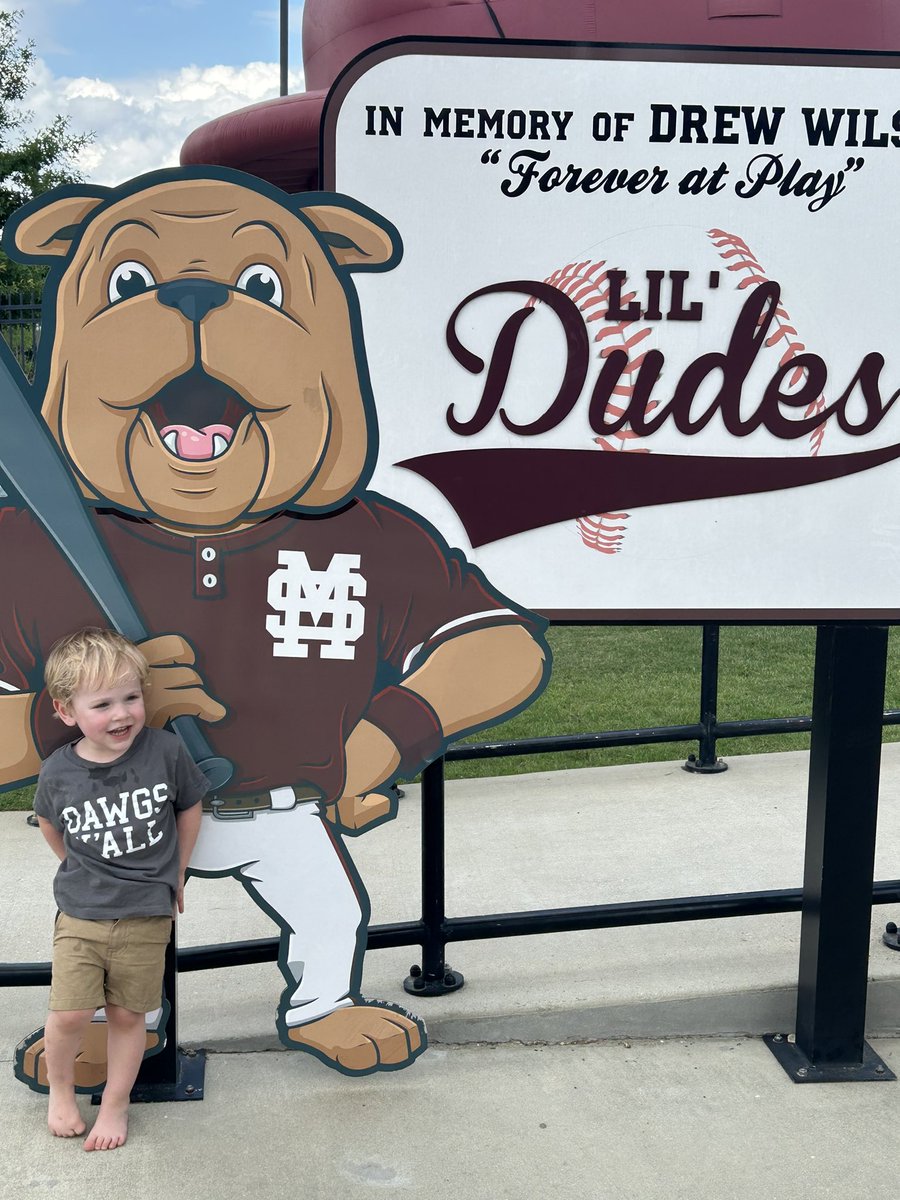 MidgeDavis2000's tweet photo. @MaroonMemories @thedudeeffect 

First MSU baseball game. https://t.co/pdQpLhEizM