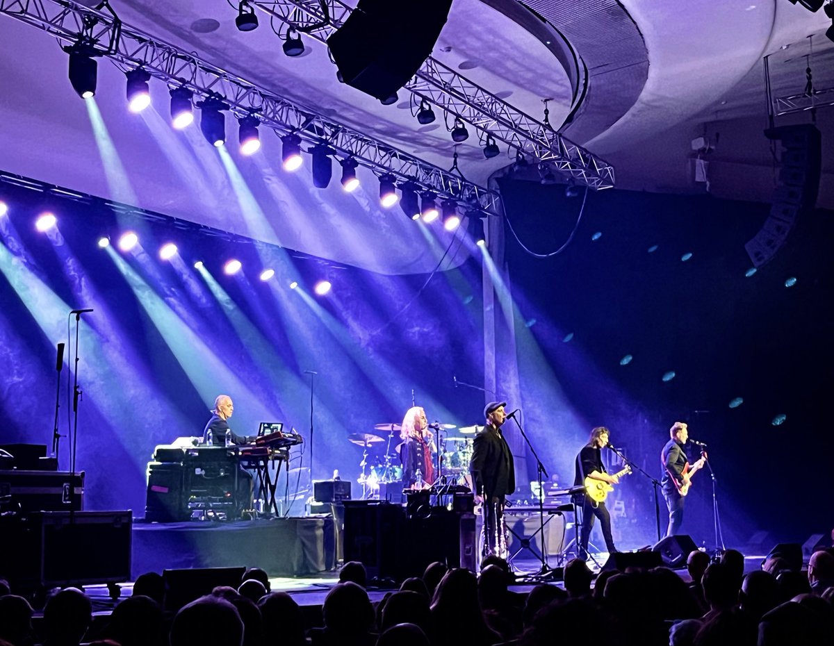RT @HackettOfficial: Spectacular vibe at the show tonight in Helsinki… What a fabulous way to end this amazing tour! https://t.co/Af1F1Rda69