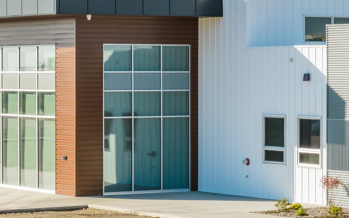 WestcoLtd's tweet photo. One of the prettiest high schools I’ve ever seen! All the different exterior elements definitely make this building one of a kind!

#buildingalberta #albertaconstruction #westcoconstruction #designbuild #yqlconstruction https://t.co/Pu4d9bECSL