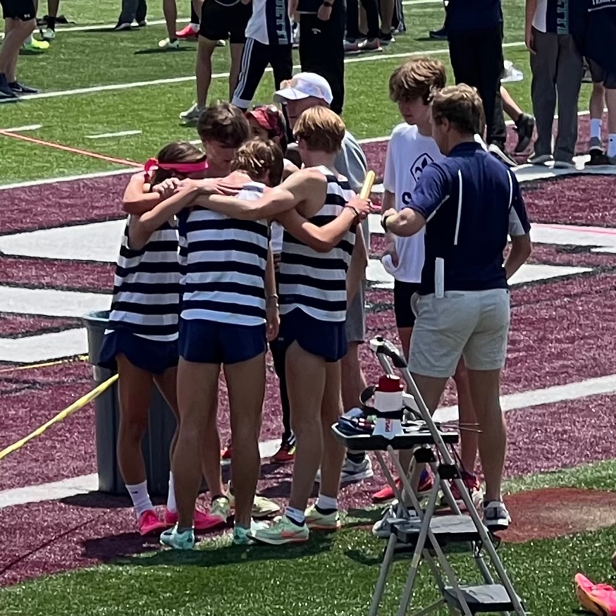SLUHAthletics: RT @mrshakespeare: @sluhxctrack love this photo. Win or lose - together as a team. Great work by the boys this season. Very proud of them - and the team at SLUH. Thank you, seniors, for showing the way. …Like Mandolorians. :) This is t…