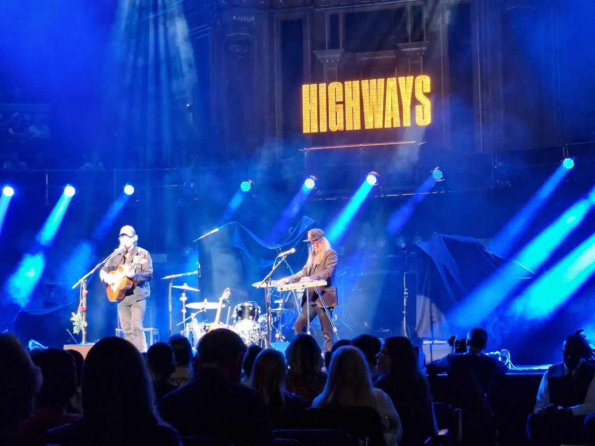 RoyalAlbertHall for  #HighwaysFestival
First up: @StephenWilsonJr was brilliant!
