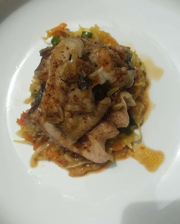 Tommex007's tweet image. Sauteed Fish Fillet with blanched based vegetables. #cheflife #Culinaryschool #ContinentalCuisine