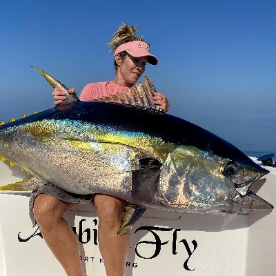 200 pound lap dog. 

📷: Clare Carter from Arabian Fly Sport Fishing 
#aftco
#anyfishanywater
#yellowfintuna