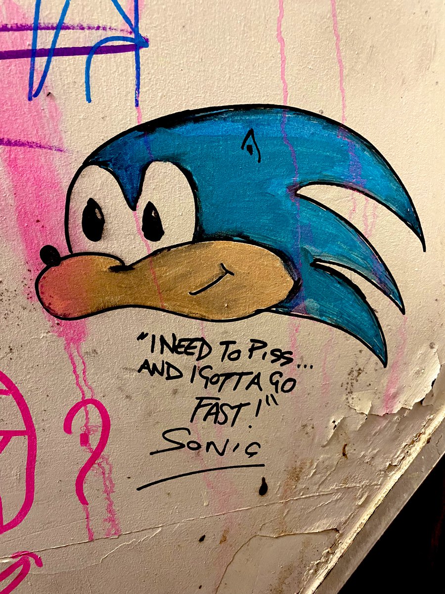 Stafford punks living their best lives with @bcbcmusic and <a href="/Jen__Pop/">Jen Razavi ❤️🖤</a> at Red Rum. Fuckin’ A!