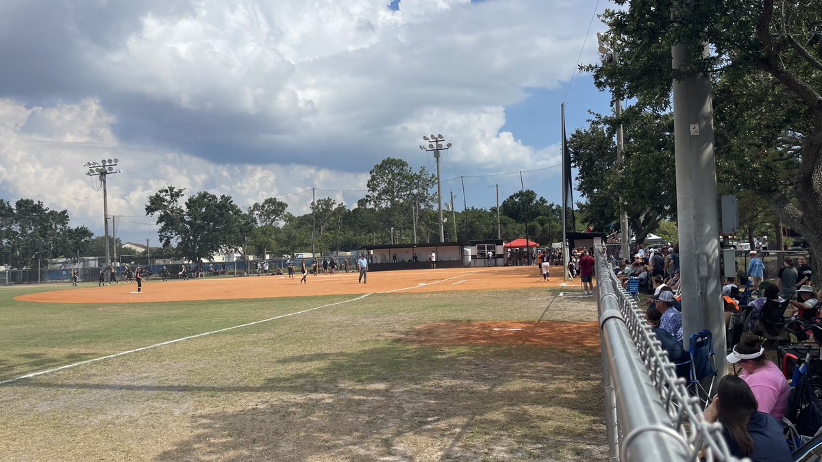 Greetings from MacDill’s front yard where Lemon Bay is paying a visit to Robinson. We’ve played two full innings so far. Scoreless. Winner takes the region crown. #SunPreps