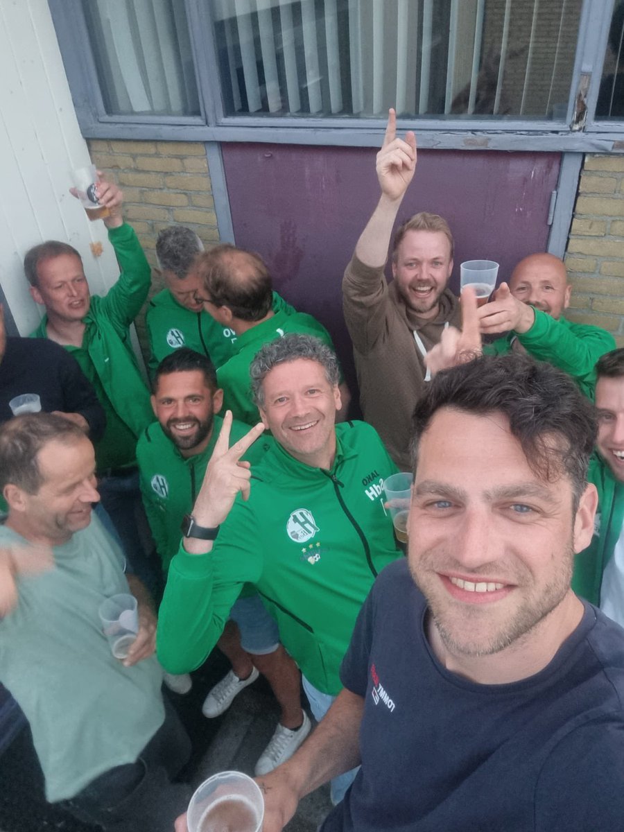 hvb8heerenveen's tweet photo. Helaas niet zoveel in te brengen vandaag 7-0 eraf ๐๐ Terechte uitslag. Snel vergeten en op naar #volgend seizoen. was wel een gezellig #feestje bij @vvoudehaske ๐ป๐ป @GreensportN @HertzHeerenveen #BarOase #SmitStaal @vvHvB @hvb10heerenveen https://t.co/rSABUssMt5