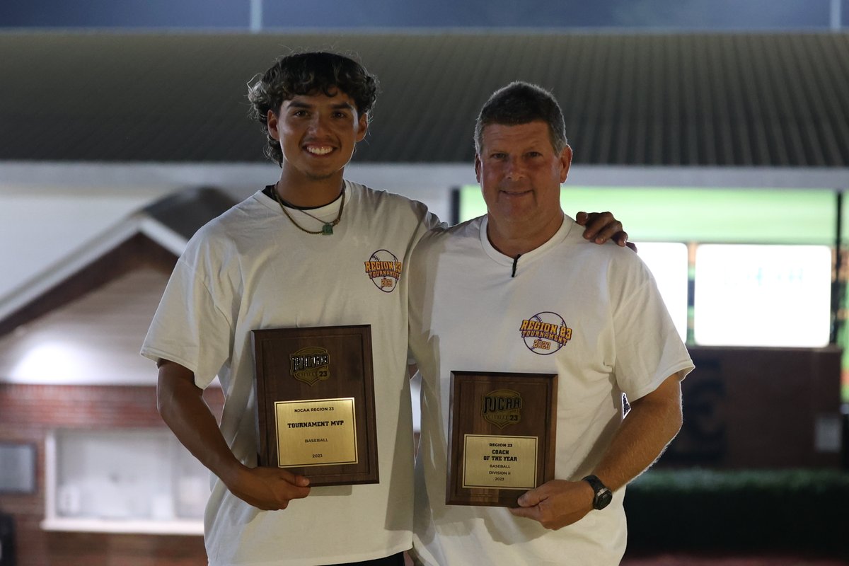 .@ECCCBaseball's skipper Neal Holliman was tabbed NJCAA Region 23 Coach of the Year and Ramie Harrison earned Region Tournament MVP honors after going 9-for-18 (.500 avg) with, 4 doubles, 3 runs, 5 RBI, 3 walks, and 1 stolen base on the week!

#WarriorStrong
