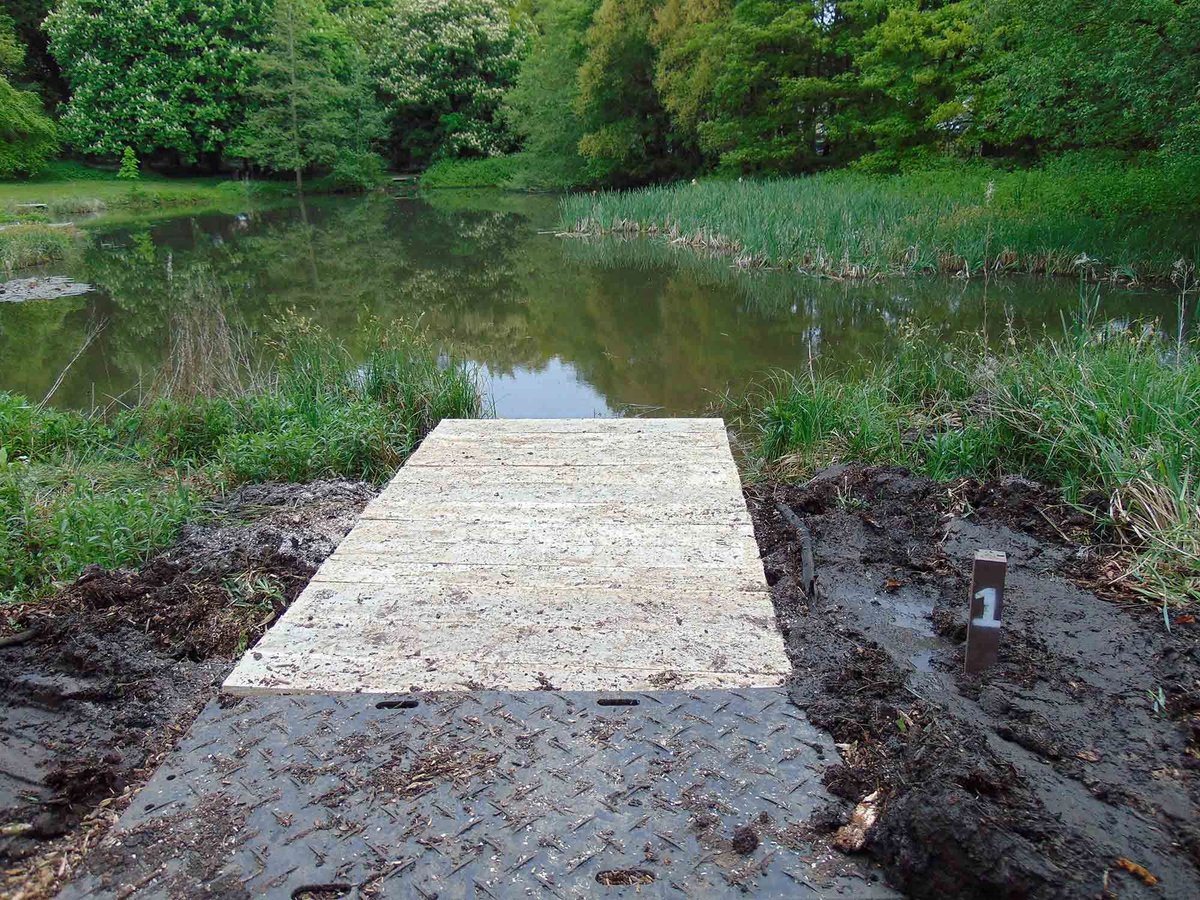 AnglingHall's tweet photo. #Peterlee Town Council Neighbourhood Services Team have been busy in May. Here is the final #angling platform installed at peg1. All 6 are now in situ. Please note, the ground around platform 1 is always very very wet please keep to the path when approaching the platform. https://t.co/kOEk01qx5c