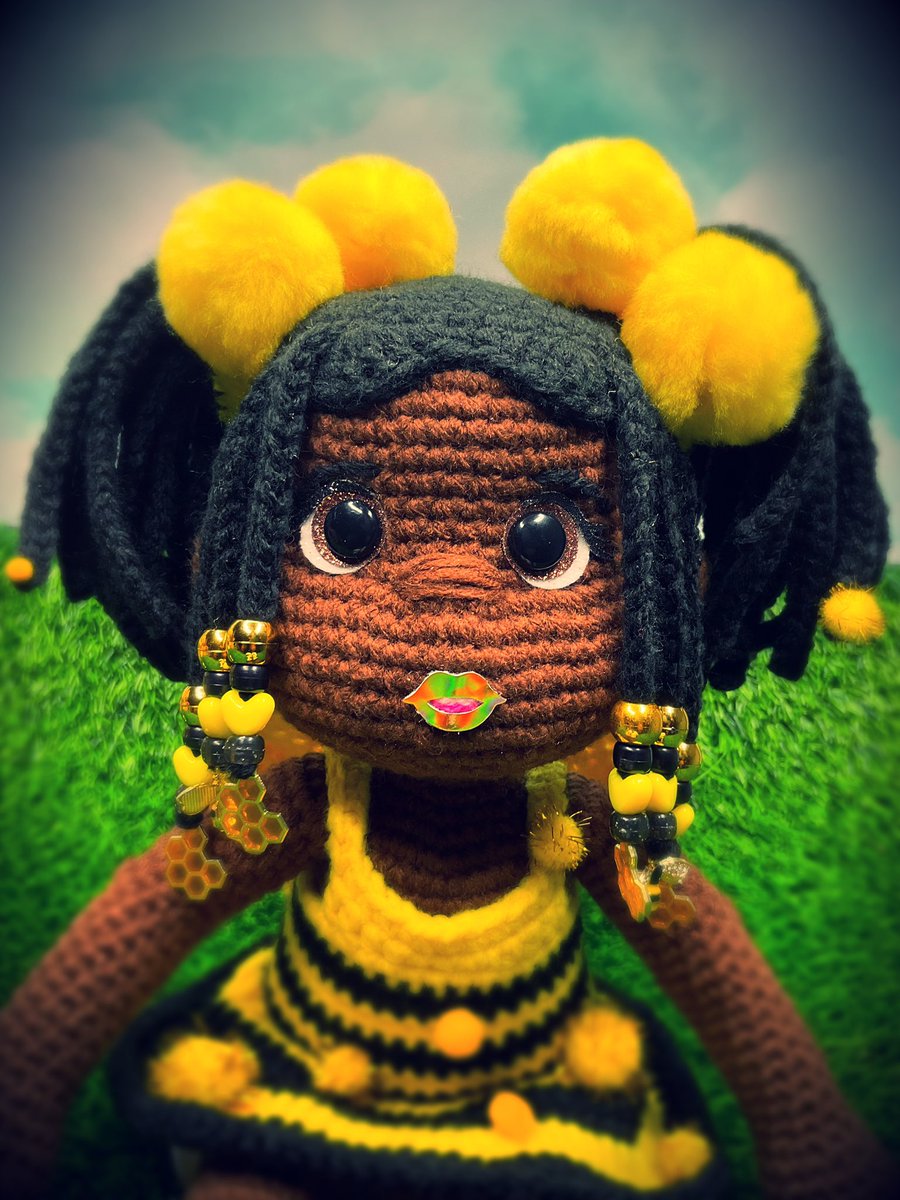 my_kinda_thing's tweet photo. Penelope Pollen 💛💛💛
https://t.co/xthAdK4DYe

#queenb #bee #blackgirlmagic #BlackExcellence #handmade https://t.co/fCGk9Wkeda