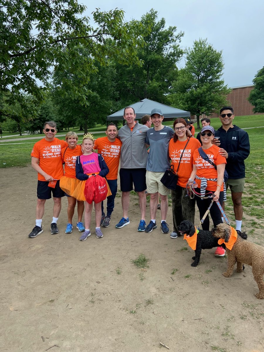 A few human and furry members of the @JHBladderCancer team raising awareness for bladder cancer and UTUC this morning in Baltimore @MaxKates @djmcconkey @SHPatelMD1 @elina_vlachou