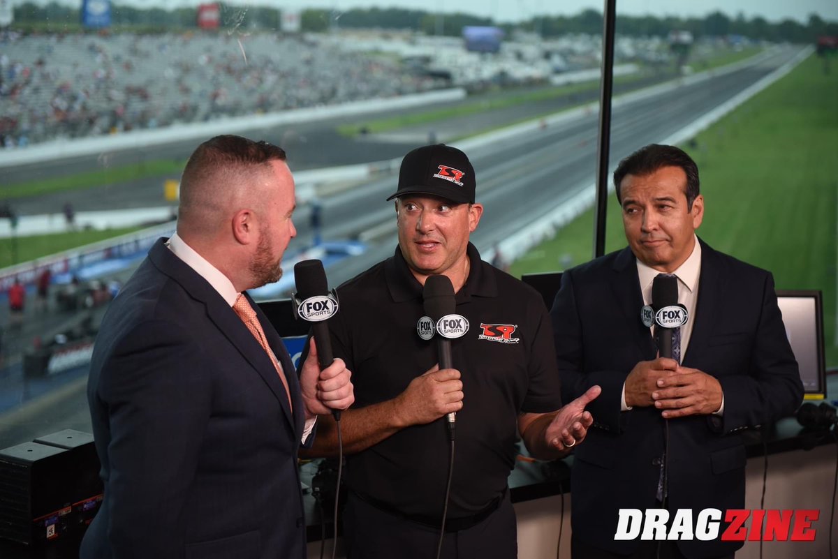 theLohnes's tweet photo. Hey @TonyStewart happy birthday! Your birthday wish has been granted because tomorrow you’ll be in the @NHRA booth with @TonyPedregon and I. Please bring your own cake. #route66nats @fs1 #dragracing #nhra #goodtimes #birthday #nosinging https://t.co/zzFxrmKqaD