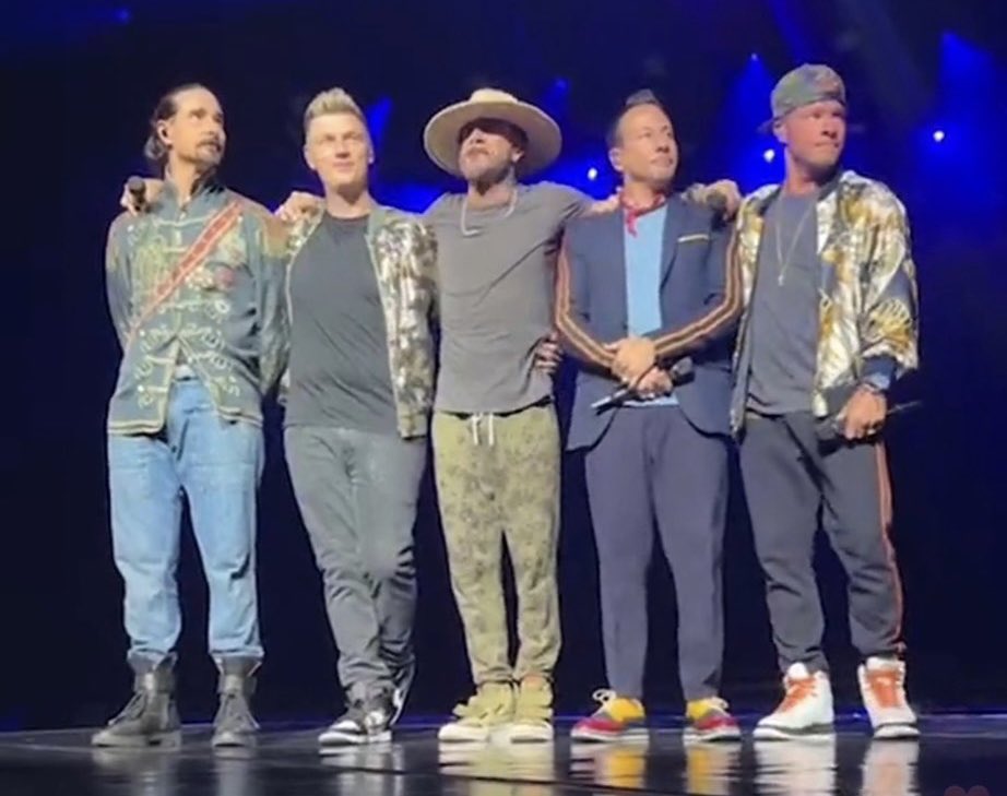 The #DNAWorldTour may be over, but the memories are forever ❤️

Thank you for an AMAZING time, Boys. We love you.