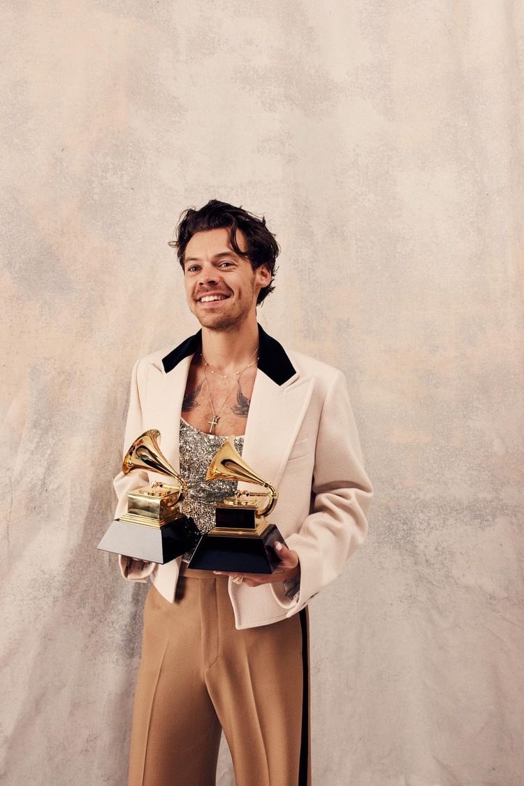 happy 1 year to harry’s house 💌