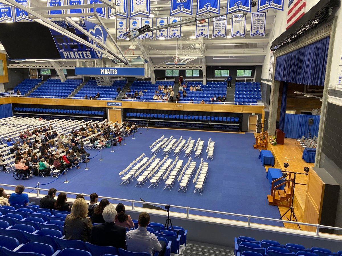 ye17mmGer's tweet photo. First time back in 6 years… wow (@ Seton Hall Walsh Gymnasium in South Orange, NJ) https://t.co/qGSjALxKEW https://t.co/BjCORLJR2V