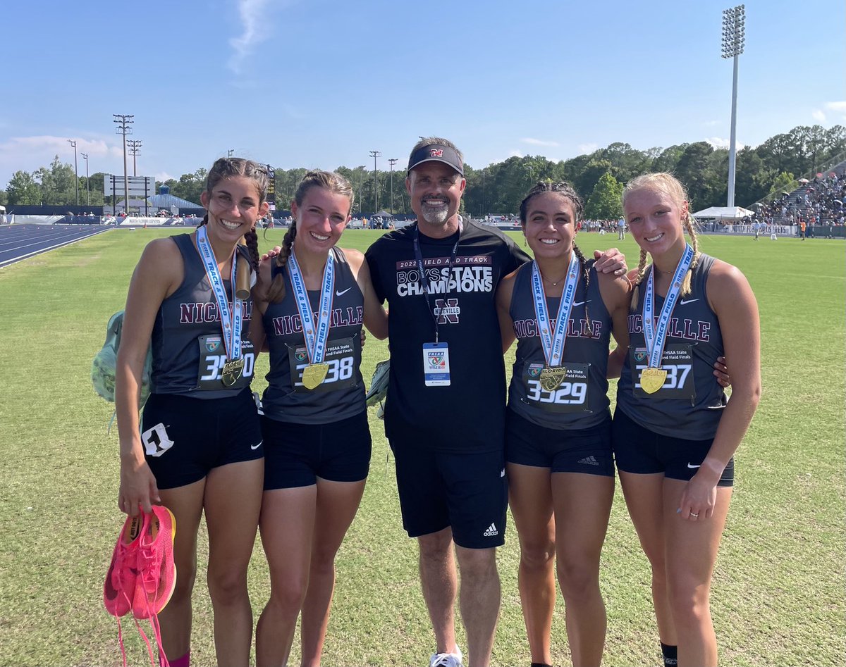 Our first gold medals of the day from the 4A FHSAA State Championships here in hot and sunny Jacksonville go to the NHS Girls 4 x 800 relay team - Trinity, Kate, Yari and Lexi DOMINATED!! Wasn’t even close…
GO EAGLES 🦅