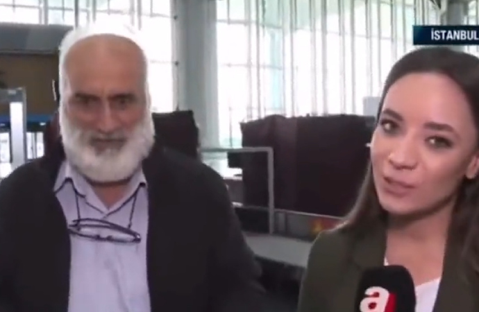 VİDEO HABER

Oy kullanan 'seçmen' Arapça yanıt verdi yandaş A Haber muhabirinin eli ayağı dolaştı

tele1.com.tr/arap-secmen-go…