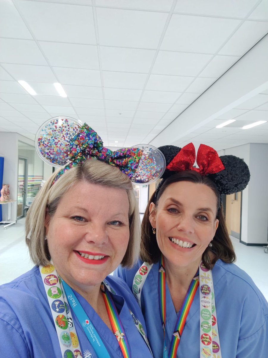 Nickyvar's tweet photo. Best. Team. Ever.  Thank you Leanne, Zoe, Elena, Jayne, Angela, Val and Lyndsay (who managed to escape all photos!) you were truly sensational today at the #LancsSciFest ❤️🌈 https://t.co/5whxdMyiDa