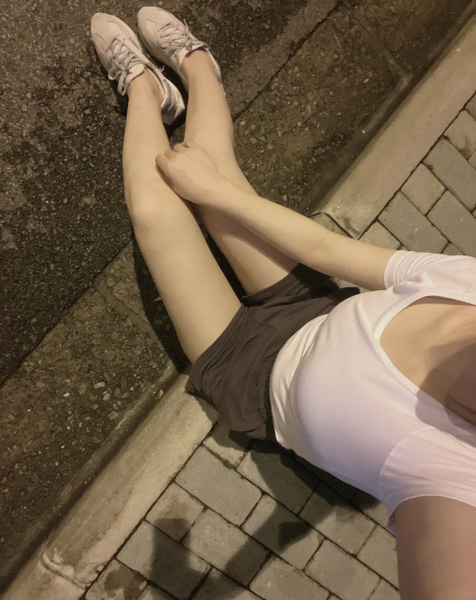 VernaLouise14's tweet photo. 今天吃多了😂才跑1km就气喘吁吁 #原味内裤 #原味棉袜 #原味 #健身女孩 #原味 https://t.co/efauKgNr1S