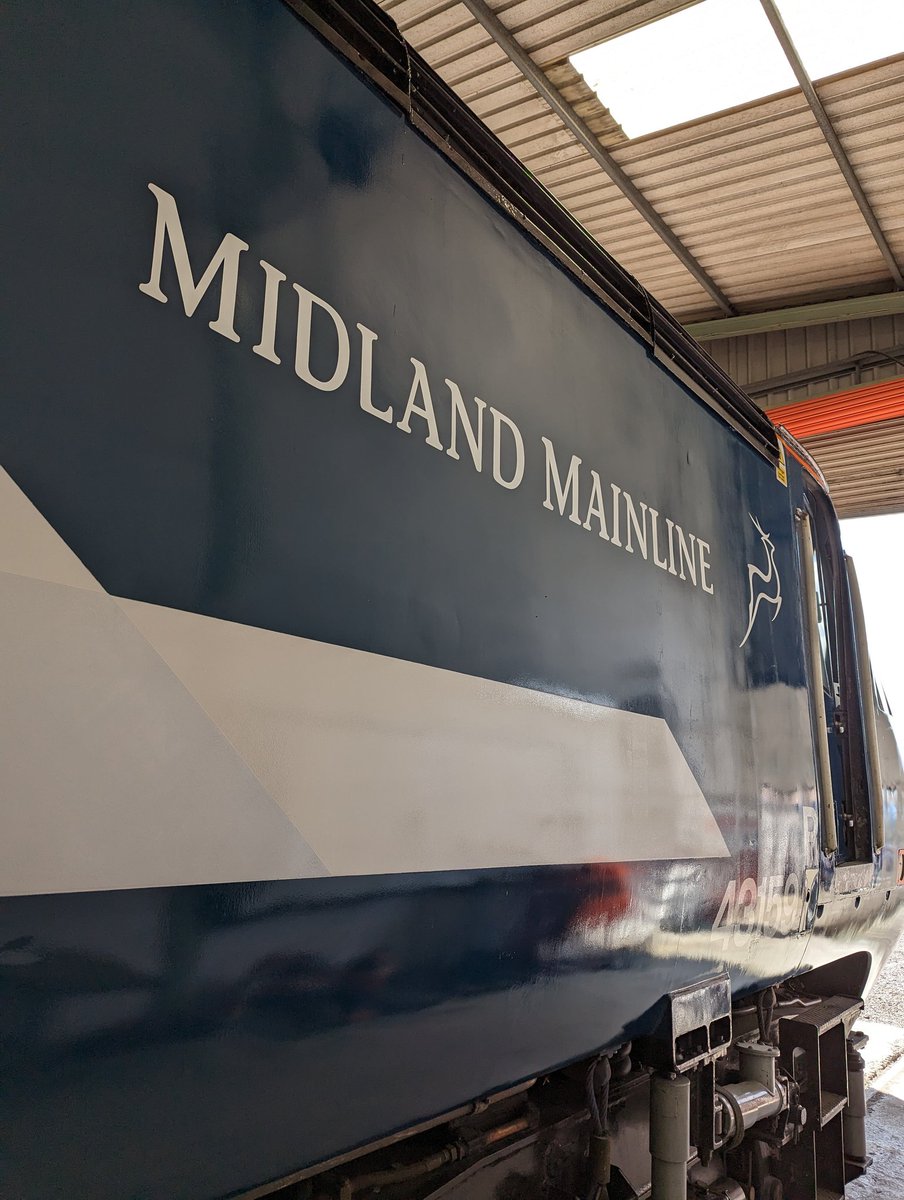 46233_Sam's tweet image. I would never have expected a HST to be sat in Swanwick diesel shed being repainted into Midland Mainline... Ever...