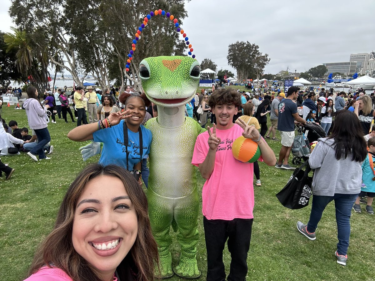 Today the word flowers took on a whole new meaning 🌸😜 <a href="/ChapCares/">Chaparral HS</a> <a href="/radychildrens/">Rady Children's Hospital-San Diego</a>