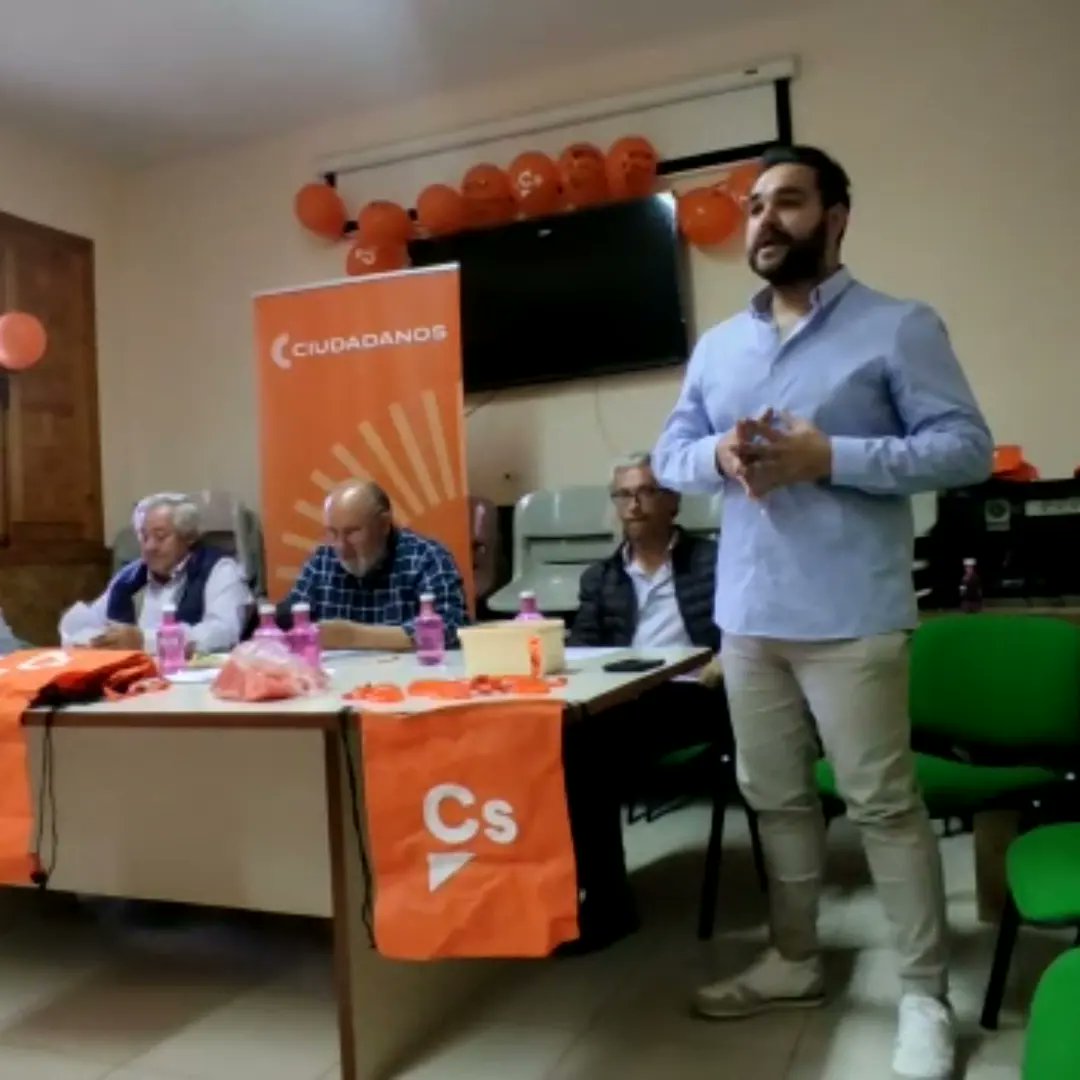 MiguelBolloCs's tweet photo. Hoy @LuisEnr56534227 y su equipo, han manifestado que si se quiere, se puede cambiar la política.

Porque donde gobierna @CiudadanosCs, el cambio existe.

Porque donde gobierna @CiudadanosCs, el municipio y su gente, crece. 

#Cuenca #CuencaExiste #Ciudadanos #YoconCris https://t.co/tNljTgf5ml