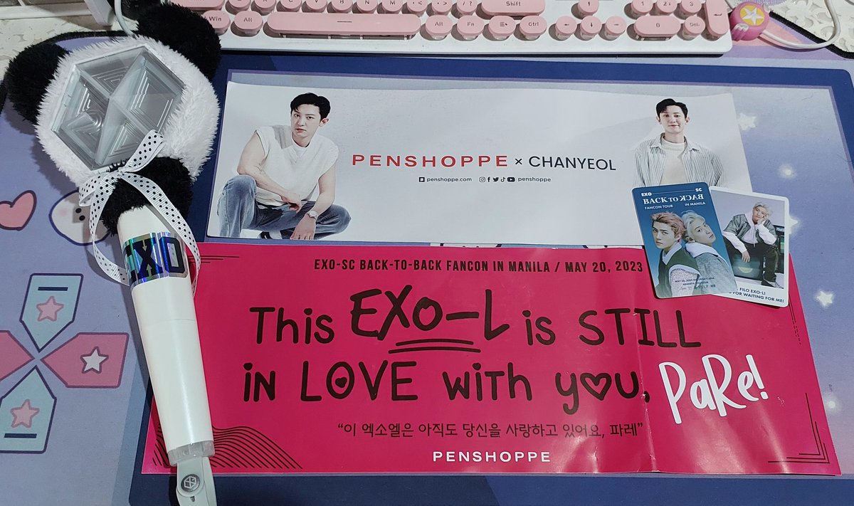 OhrinC's tweet photo. Thank you sa Concert loots 🤍🥰
#EXOSCinMNL #EXOSCinManila https://t.co/xOP2F1zpfP