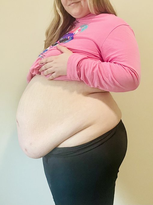 Watch Laura fatty's leaked NSFW photo on TwXstars