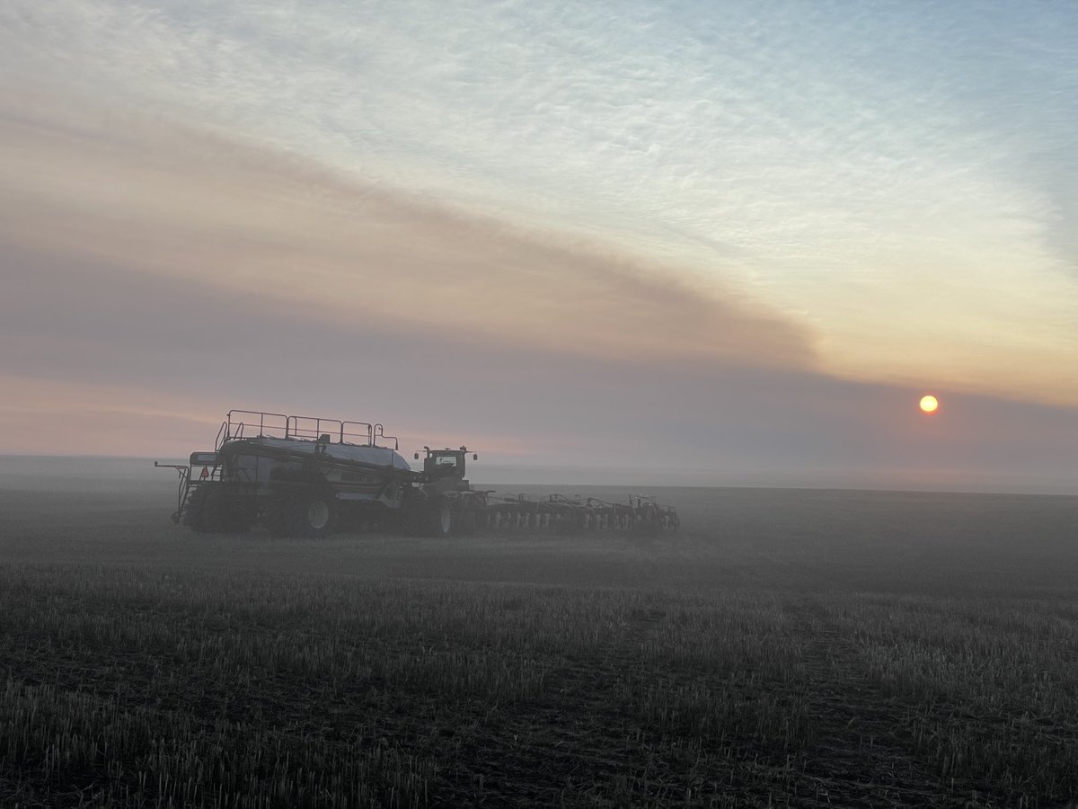 ⁦<a href="/BourgaultAg/">Bourgault Industries</a>⁩   Was a foggy start to the morning. #Plant2023