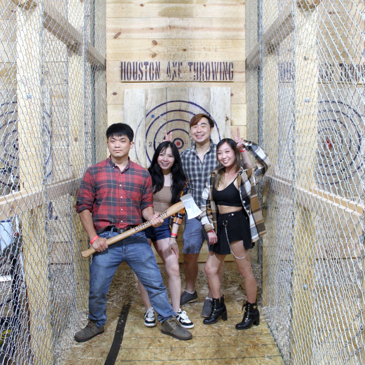 Looking for new and exciting group date night ideas? Come on down and give axe throwing a shot! Awaken your inner lumberjack today!

#houstonaxethrowing #thingstodoinhouston #axethrowing #knifethrowing