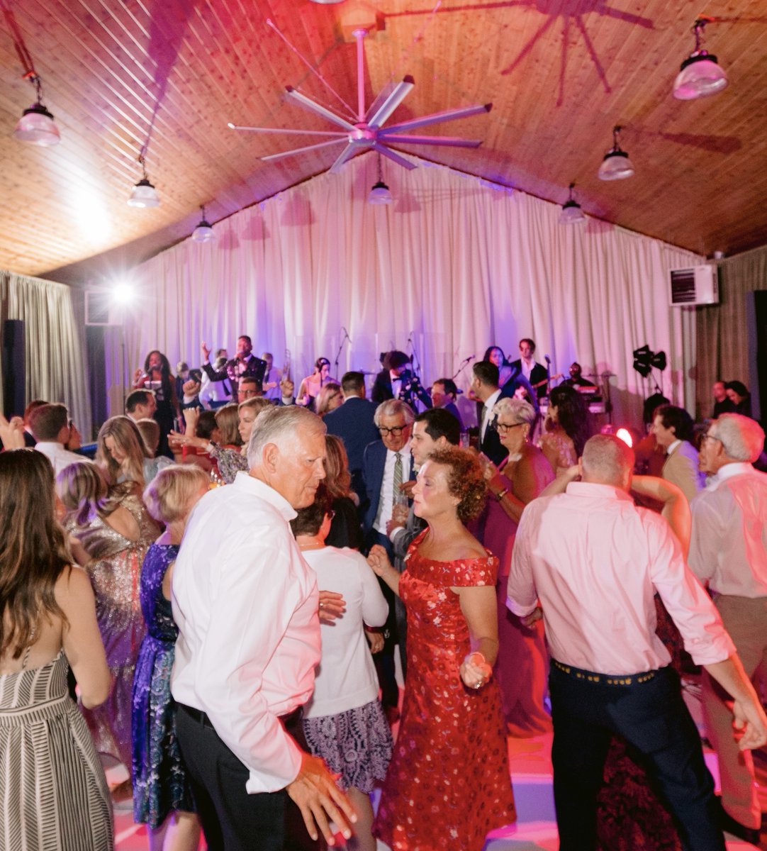 ADayInMayEvents's tweet image. Big reveals are always a BIG hit and nothing is more fun than surprising your guests- especially if it’s a performance by @westcoastmusicbevhills! Here’s a little peek at taking our clients not-so-ordinary garage and transforming it to an epic dance party with a little help from