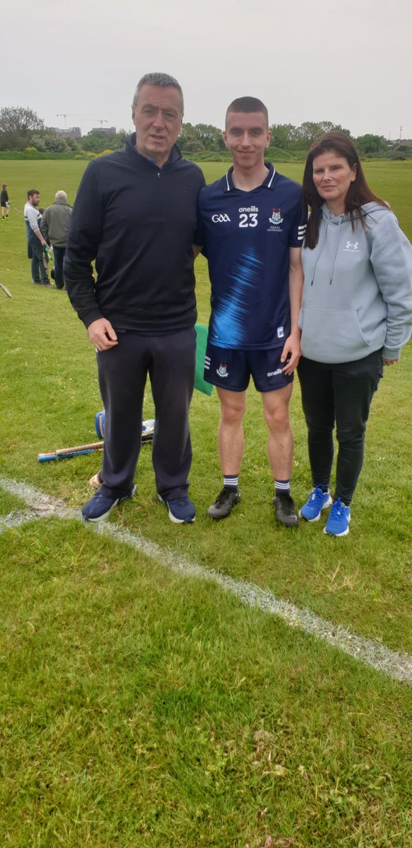 gersgaa's tweet photo. Our own Cian O’Brien represented the Dublin U15  hurlers today in games v Tipperary and Down 👕

Cian is the first juvenile hurler from the Gers to play for his county 👏 

He is pictured here with his parents Linda and Stephen, his teammates and coach Finbarr #GersAbú💛🖤 https://t.co/PEklDDiVe6