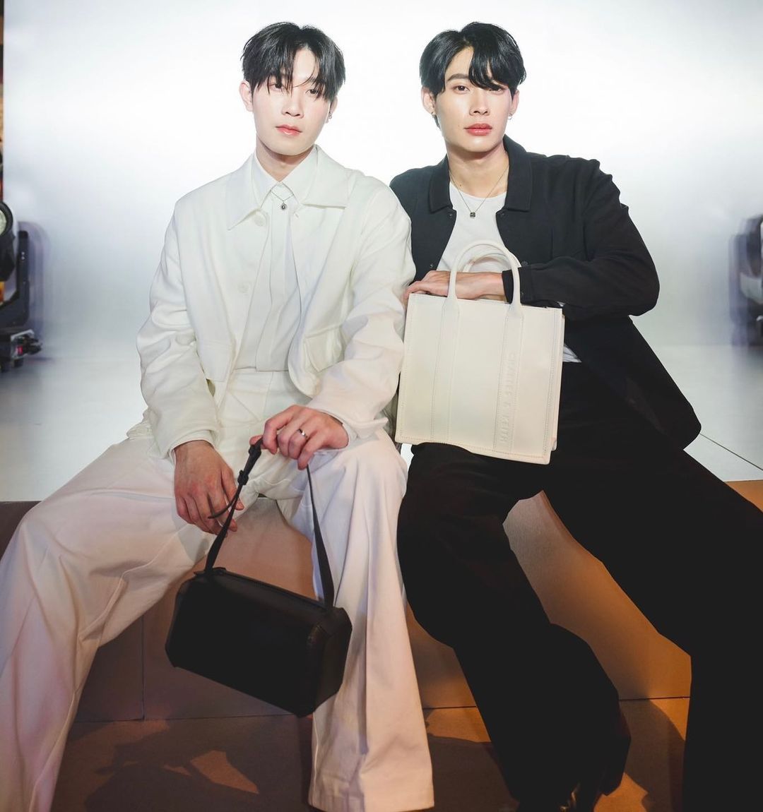 beonpop_'s tweet photo. 📸 Atualização dos atores  #TutorKoraphat  #YimPharinyakorn(#Ourwinter)
 legenda do post:

"Construa o seu próprio estilo"

E posso dizer, você tem estilo de sobra ❤️🔥

 legenda do post:

"Sem limites para a moda"

E para a beleza, onde fica o limite só aumenta🥰🥵

#TutorYim https://t.co/M29qZKFO4o